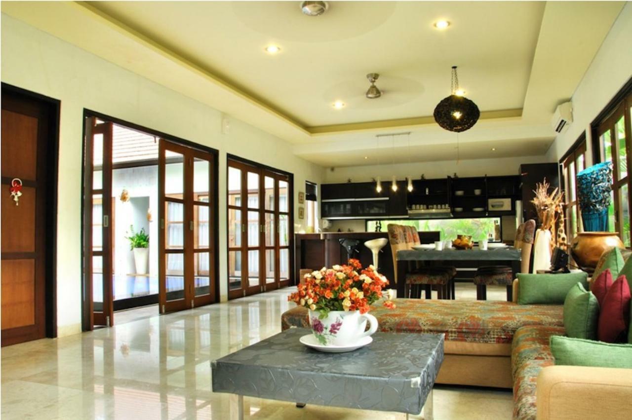 M Two Villas Seminyak 외부 사진